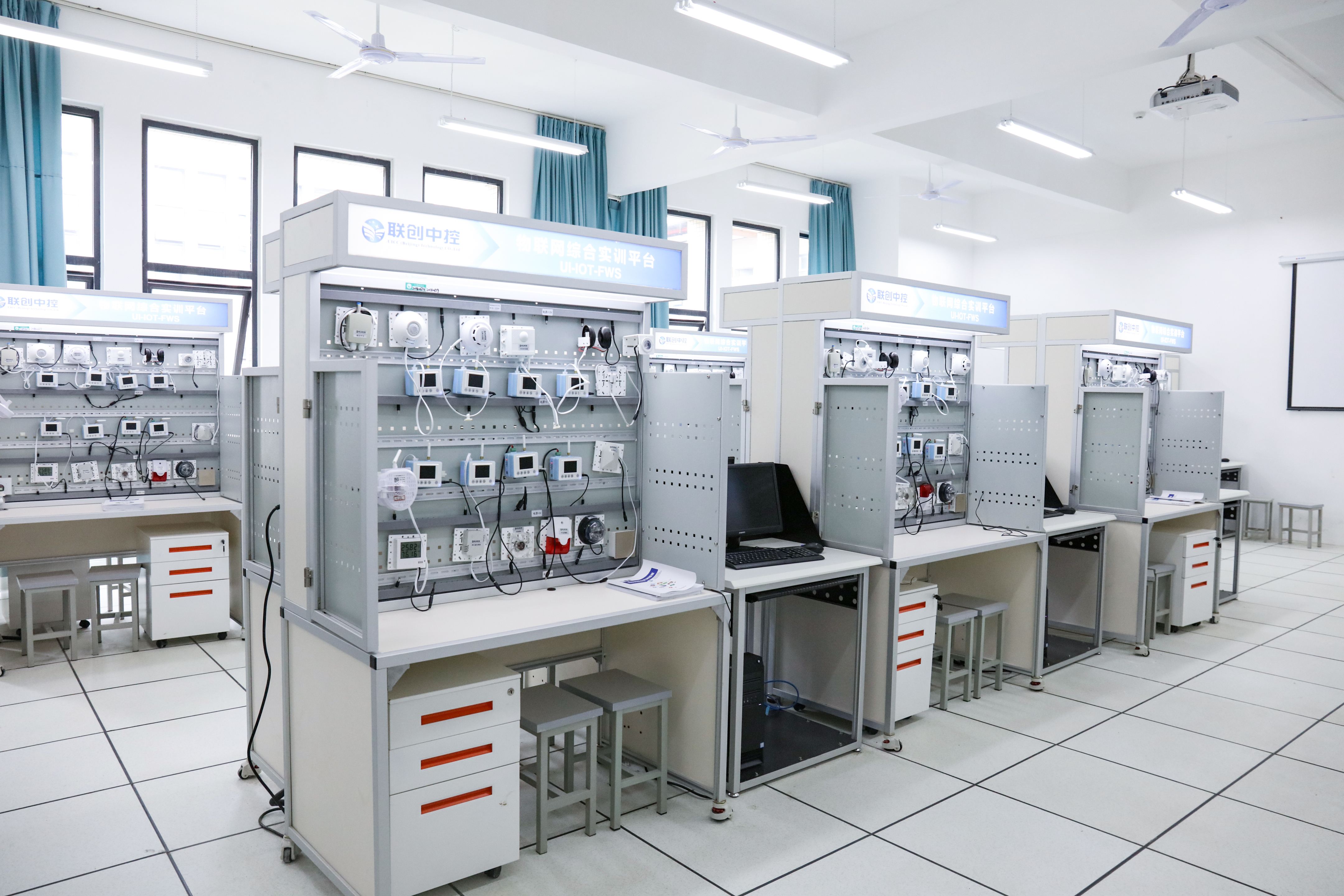 潔凈室技術(shù)在大學(xué)電子工程專業(yè)的實(shí)驗(yàn)室應(yīng)用 CEIDI西遞 潔凈室技術(shù)在大學(xué)電子工程專業(yè)的實(shí)驗(yàn)室應(yīng)用 CEIDI西遞